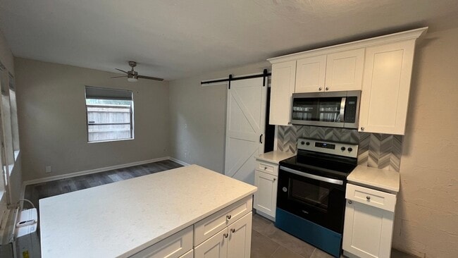 Building Photo - 1-Bedroom, 1-Bath Detached House – Mills50...