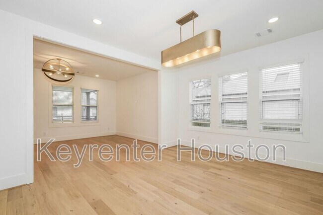 Building Photo - 231 Grace St