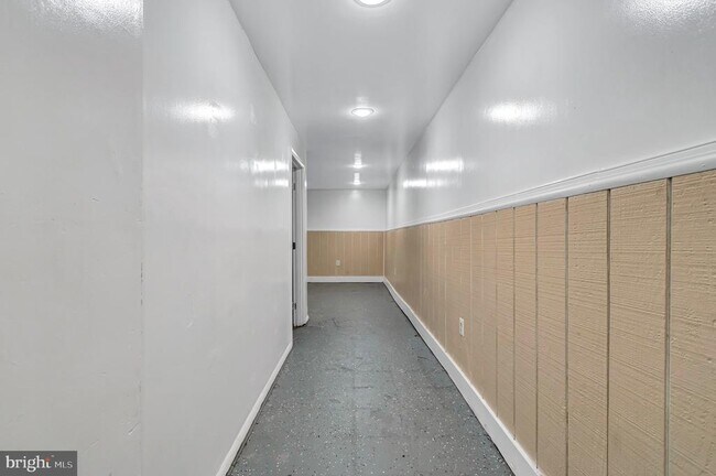 Building Photo - 3027 Walbrook Ave