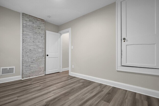 Building Photo - 322-324 Woodland Ave