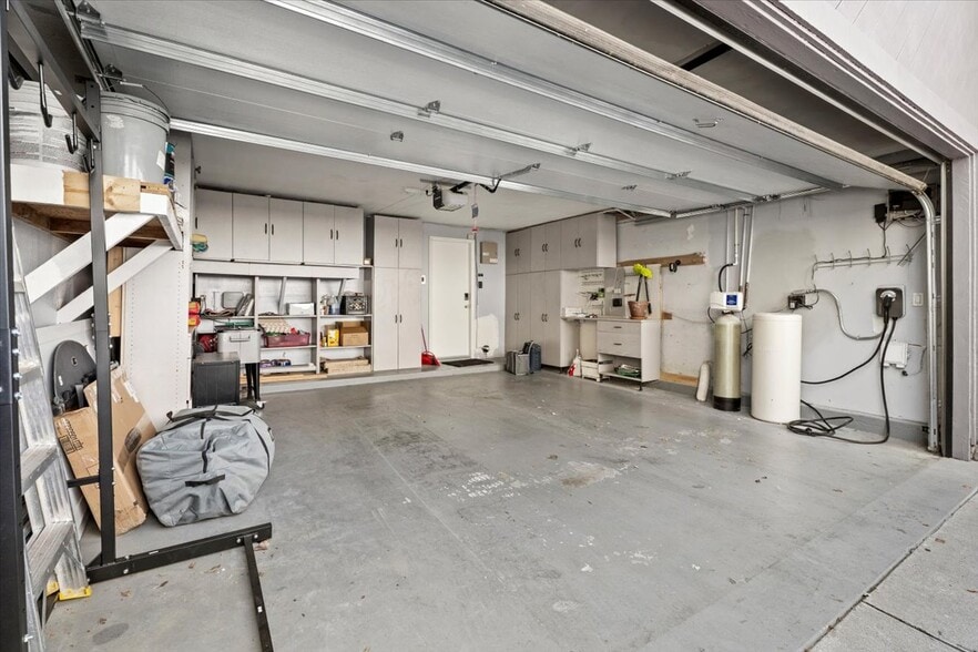 Building Photo - 21 Westwind St