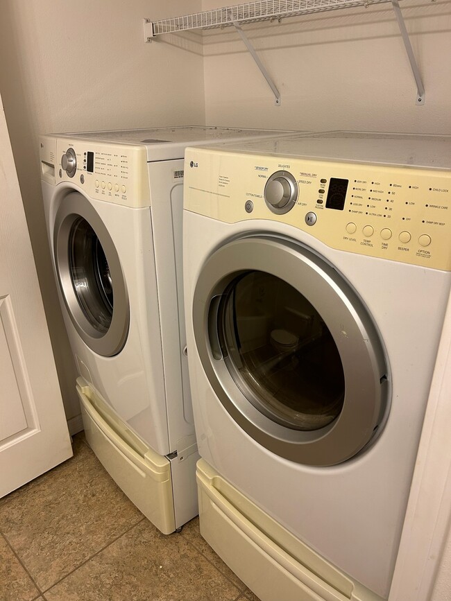 Building Photo - 5313 River Rock Rd