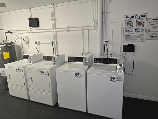 Building Photo - 13250 SW 4th Ct