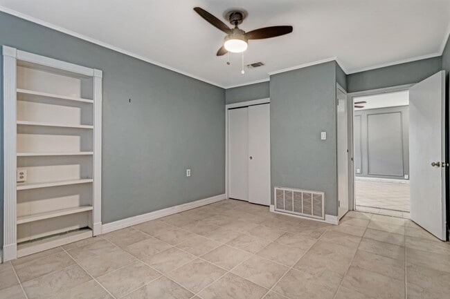 Building Photo - 3-BEDROOM IN ALAMO HEIGHTS W/ POOL