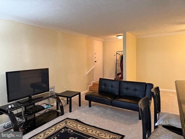 Building Photo - 7925 Mandan Rd