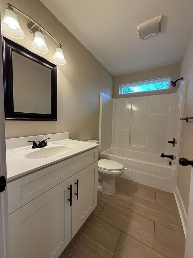 Building Photo - Lovely 3 Bed 2 Bath House in Old Hickory - Fenced in Yard