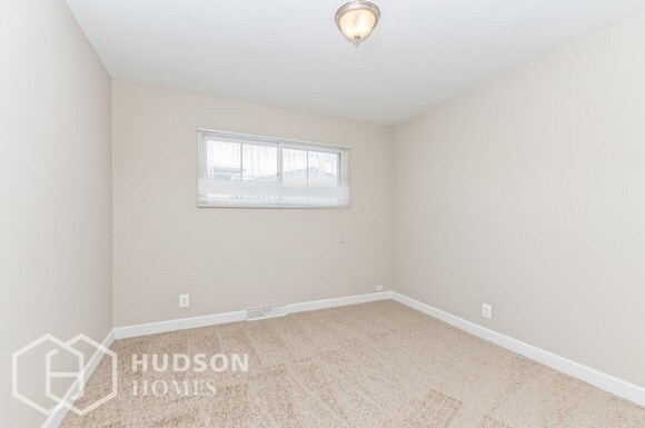 Building Photo - 15237 Ridgeway Ave