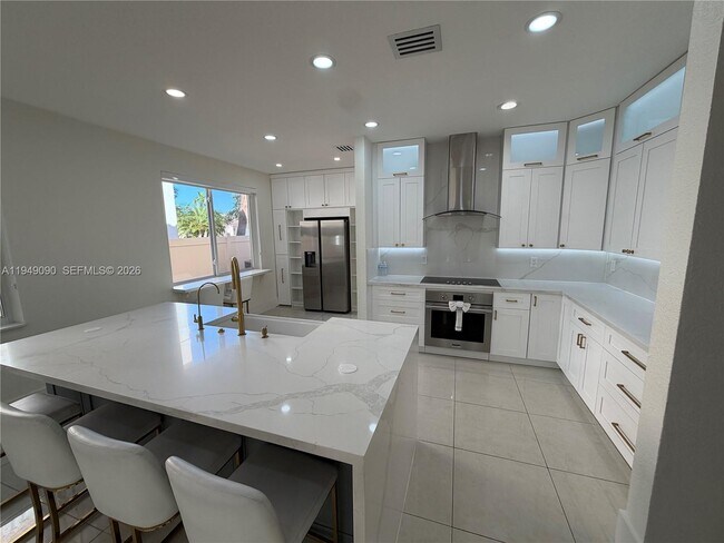 Building Photo - 364 SW 188th Ave