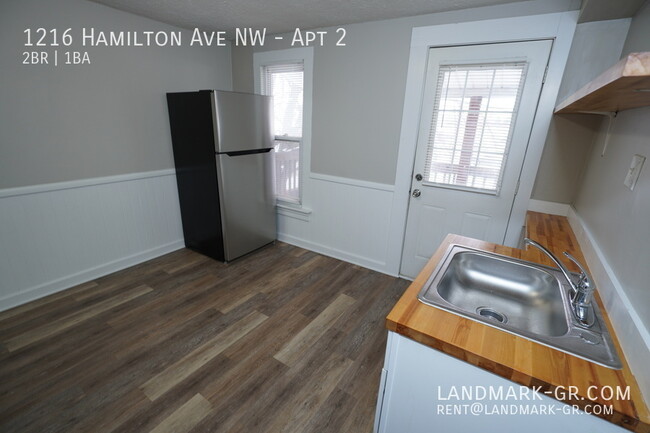 Building Photo - Updated 2-Bed, 1-Bath – First Month $775 Rent