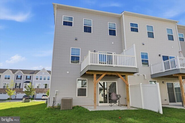 Building Photo - 30 Dolcie Ln