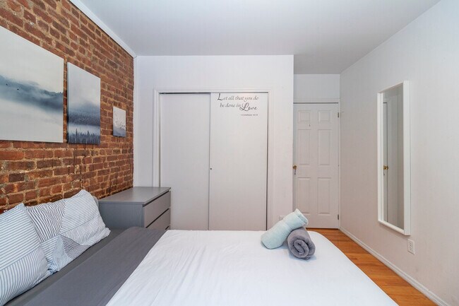 Building Photo - 1794 1st Ave