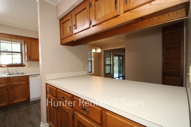 Building Photo - Country Trails Classic!