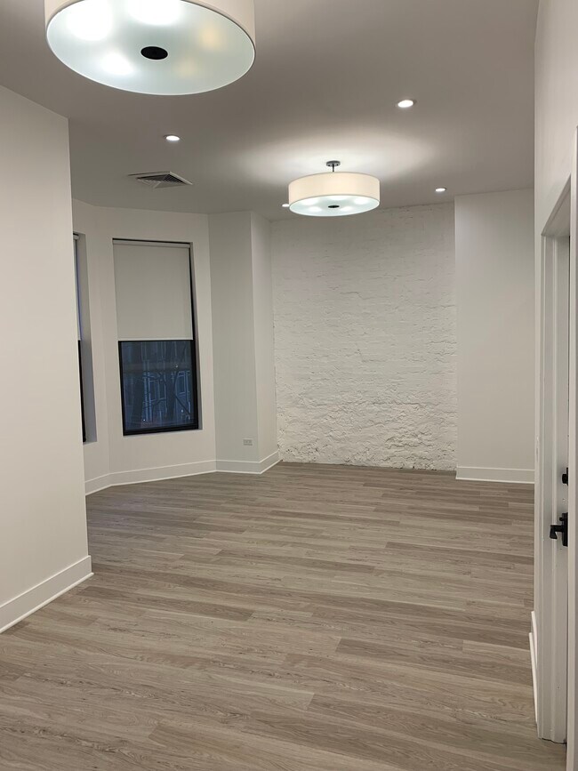 Living Room / Entry / Office - 18 W Ontario St