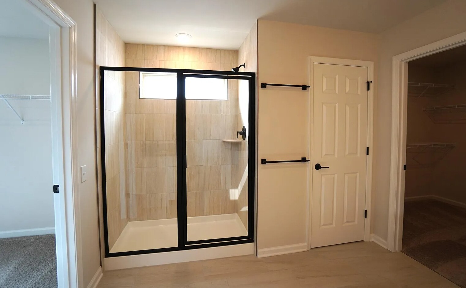 Building Photo - 612 America Dr