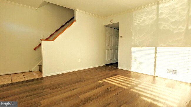 Building Photo - 2206 Gingell Pl