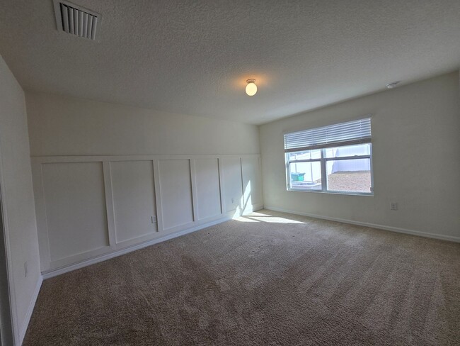 Building Photo - 4  bedroom 2 bath Home for Rent  in the He...