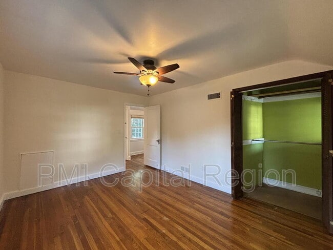 Building Photo - 8710 Maywood Ave