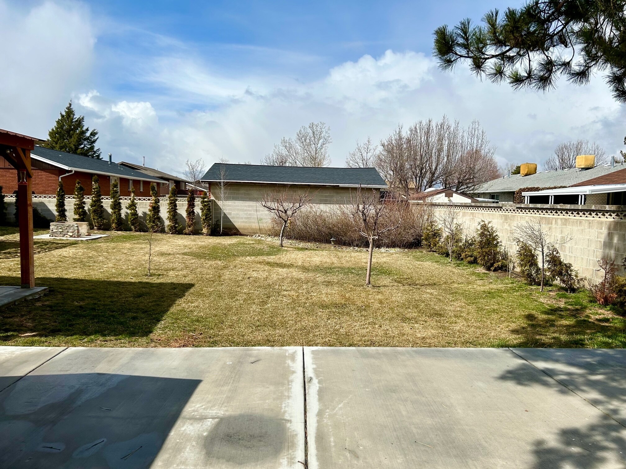 Building Photo - 465 E 6770 S