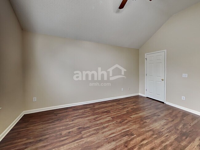 Building Photo - 3321 Metro Way