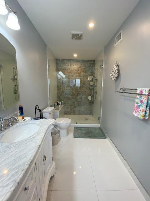 Building Photo - 6601 Lake Clarke Dr