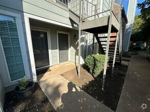 Building Photo - 3210 S Fielder Rd