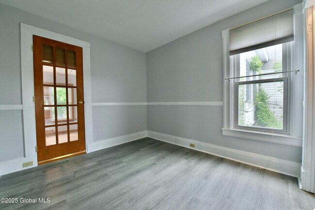Building Photo - 113 N 3rd Ave