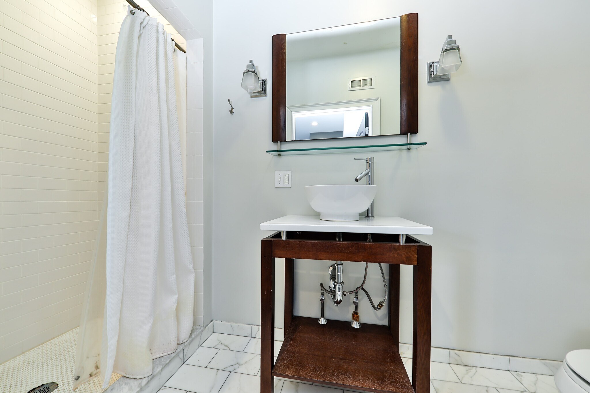 Building Photo - 9 Bellflower St