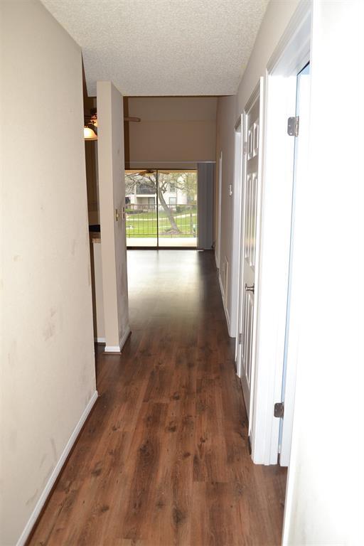 Building Photo - 202 Lakeview Terrace