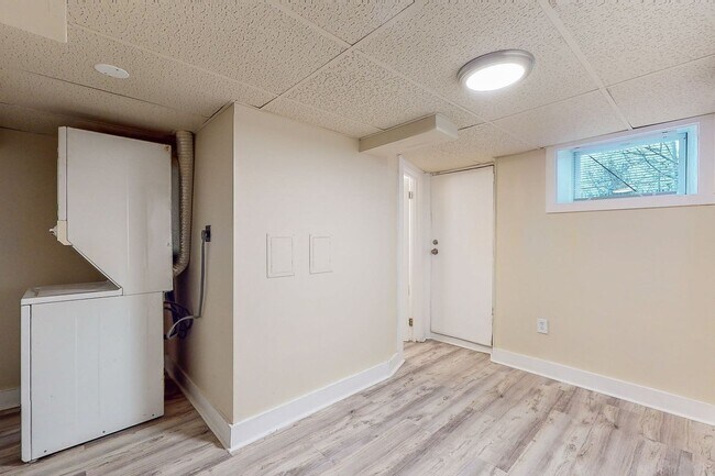 Building Photo - 3440 Mayfield Ave