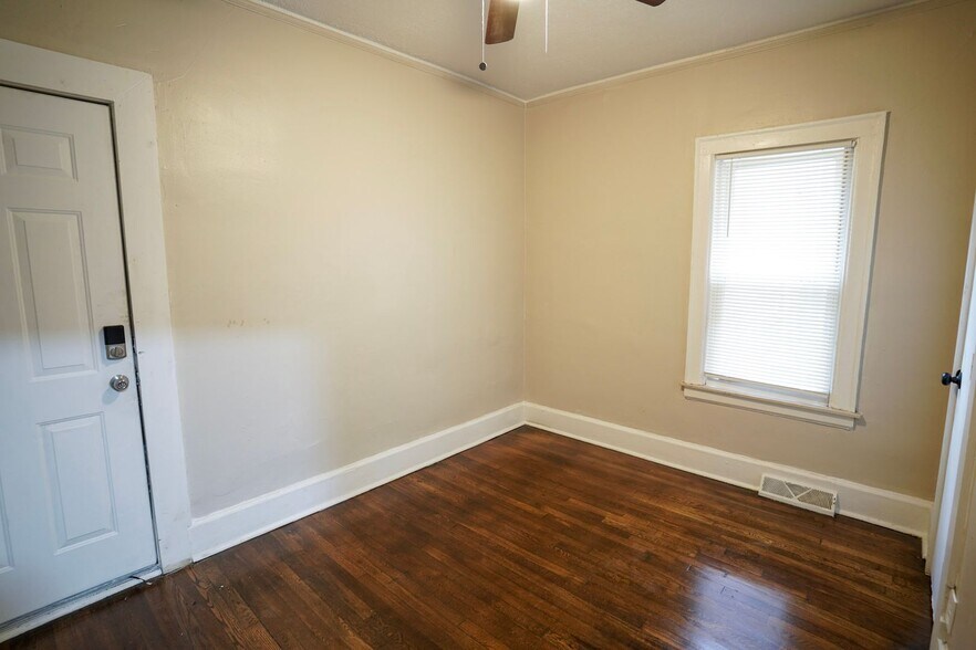 Building Photo - 12078 N Martindale St