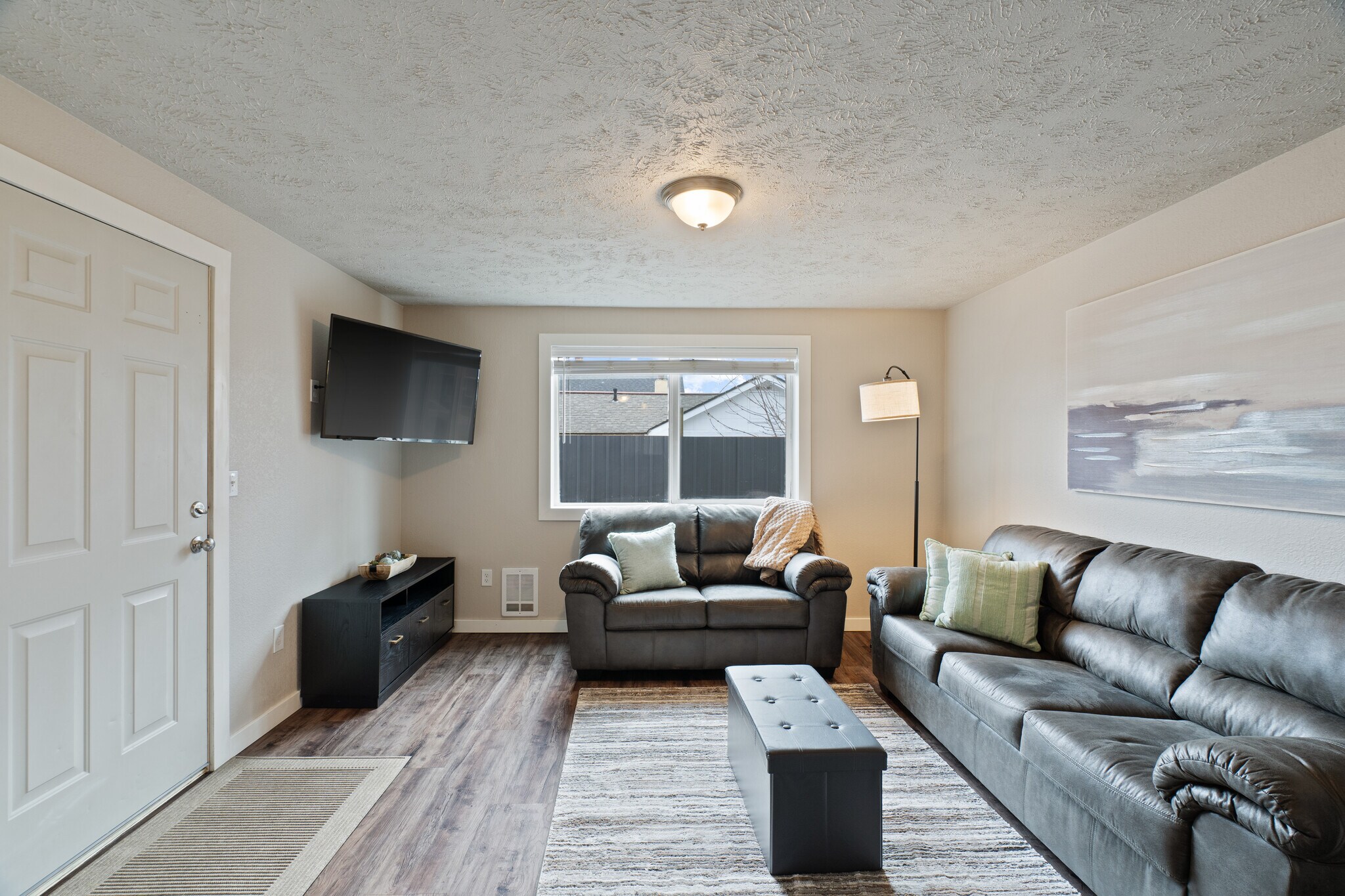 Living Area - 3012 N Hogan St