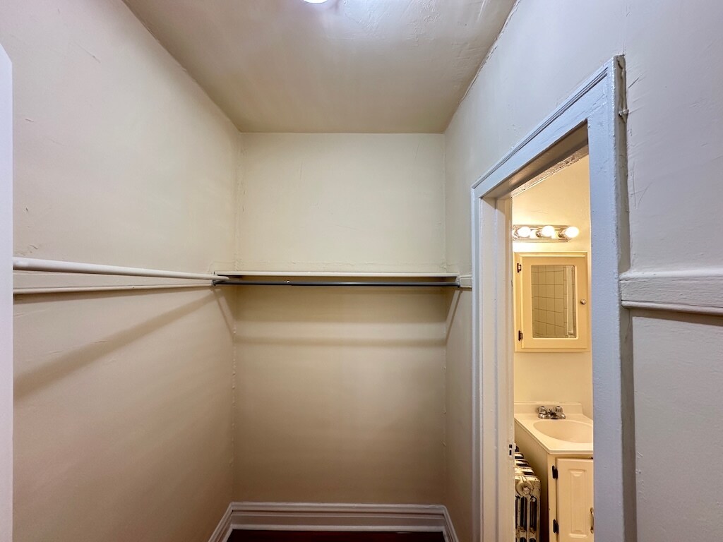 Building Photo - 4834 N Damen Ave