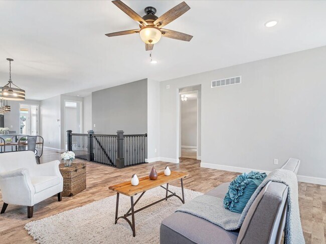 Building Photo - 3334 Simeon Bunker St