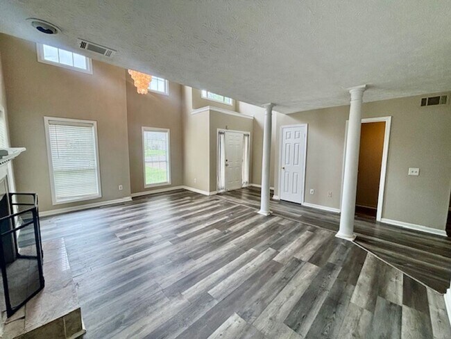 Building Photo - 3484 Shady Woods Cir