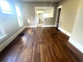 Building Photo - 1158 Brown Ave