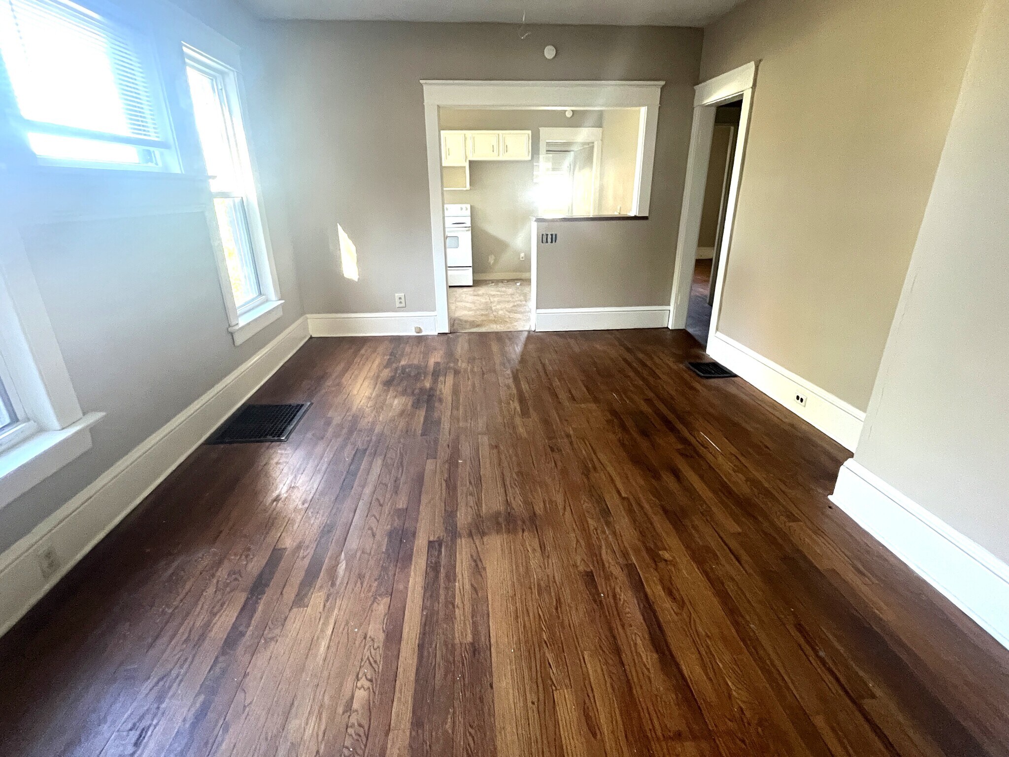 Building Photo - 1158 Brown Ave