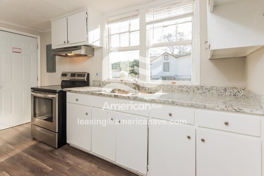 Building Photo - 6910 Forrest Rd