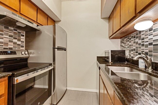 Building Photo - 3316 Guadalupe St