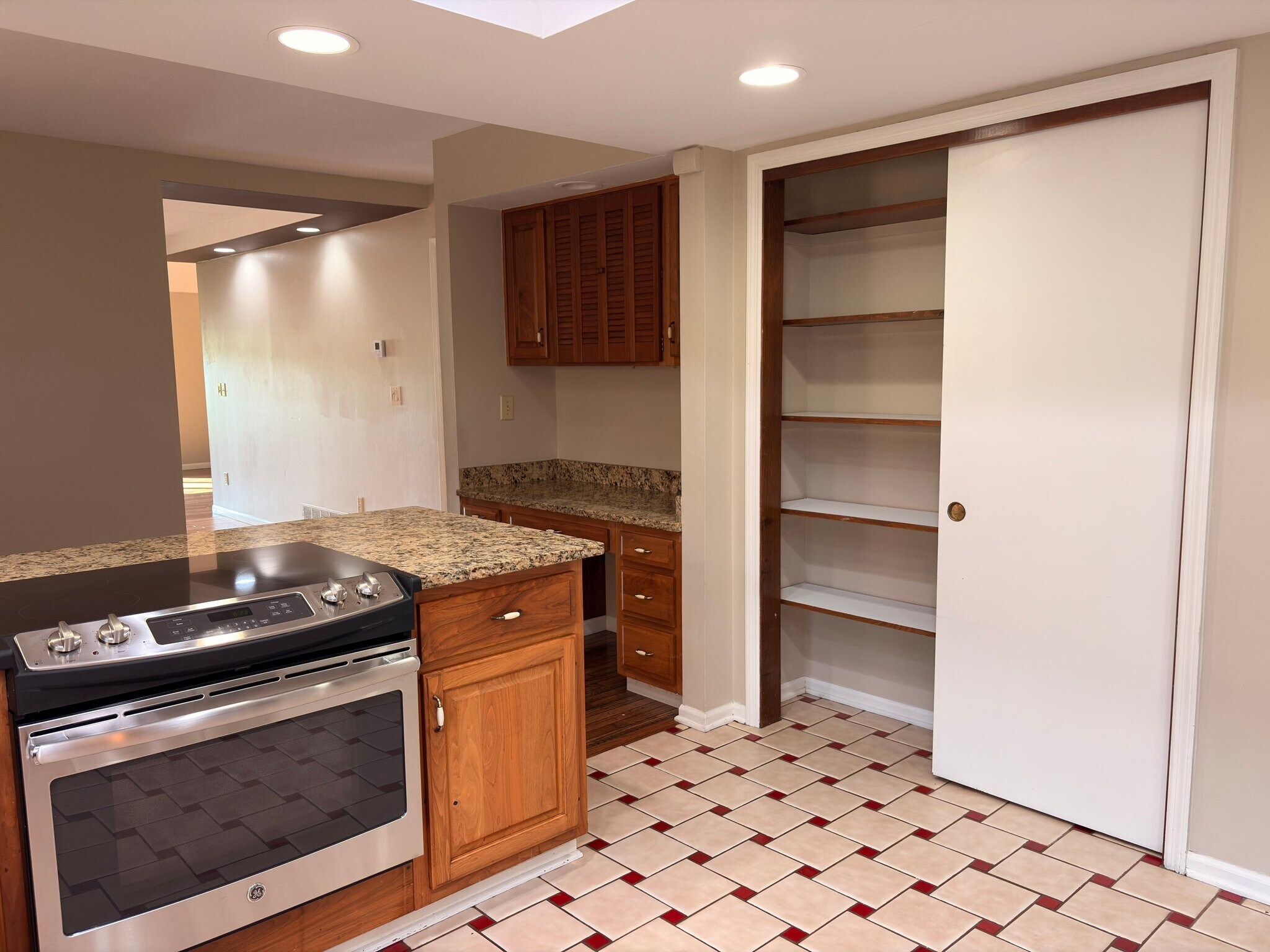 Building Photo - 5990 Kirkwall Ct W
