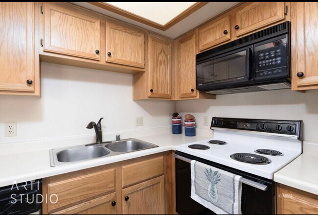 Building Photo - 459 Mesa Blvd