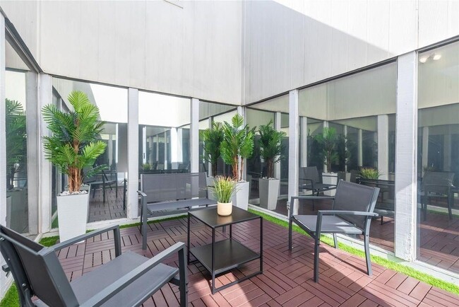 Building Photo - 9907 Towne Tower Ln