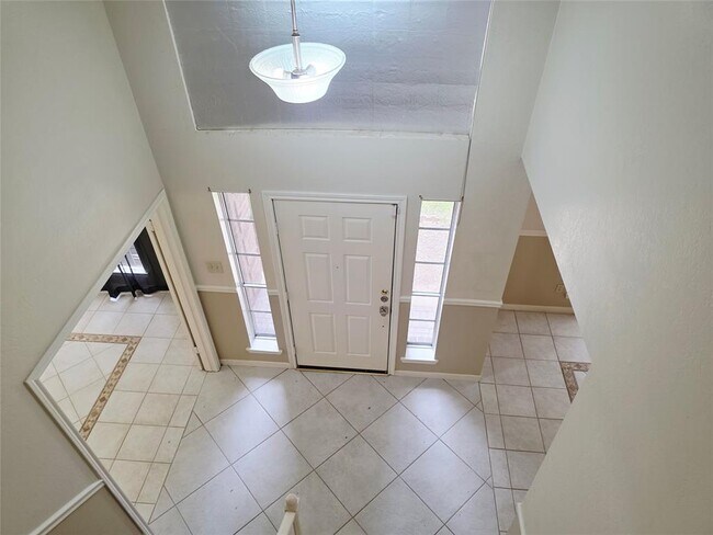 Building Photo - 10306 Jockey Club Dr