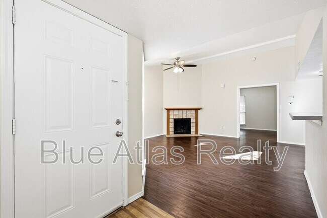 Building Photo - 3048 Navarro Ln
