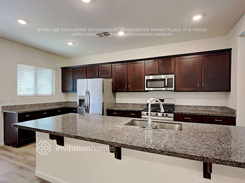 Building Photo - 17169 W Diana Ave