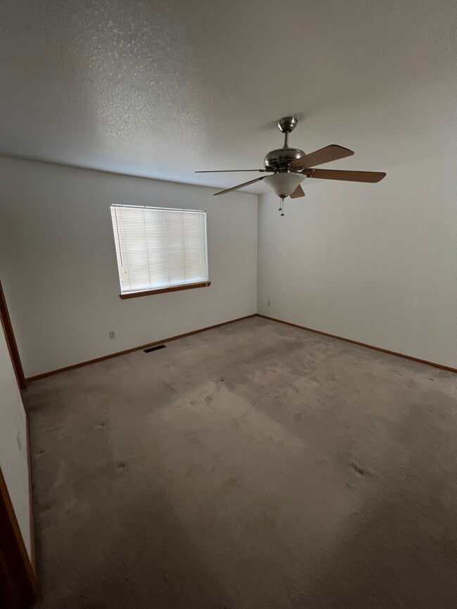 Building Photo - 7122 Arrowroot Ave