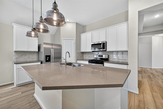 Building Photo - 8915 Field Daisy Ct