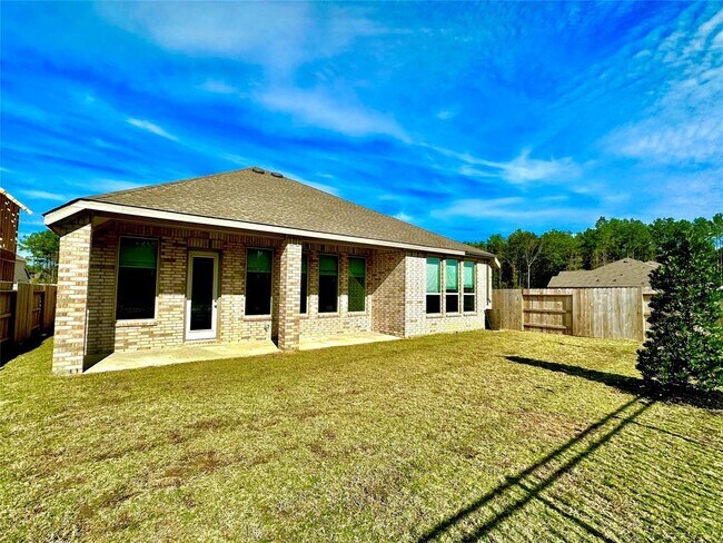 Building Photo - 18330 Tiger Flowers Dr