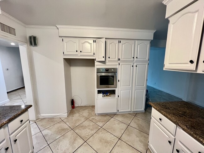 Kitchen - 5352 Bayer Pl