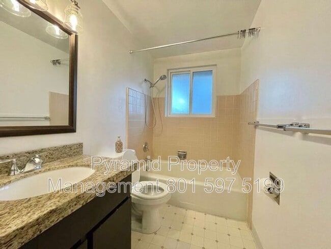 Building Photo - 874 E Angelina Ave