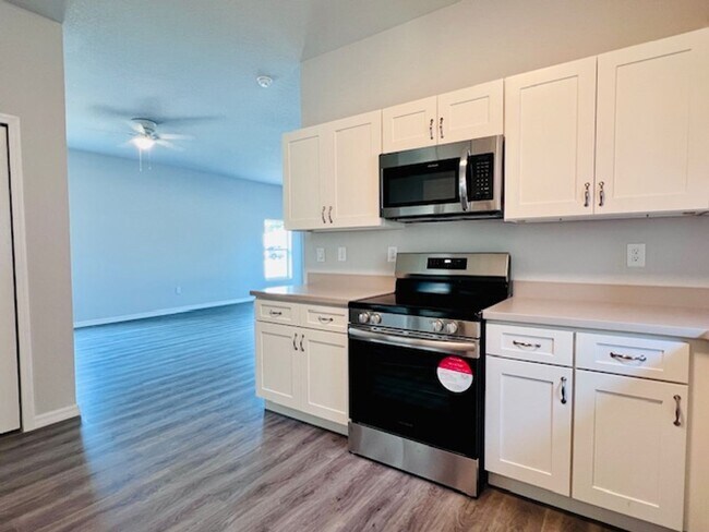 Building Photo - 1487 Las Villas Blvd